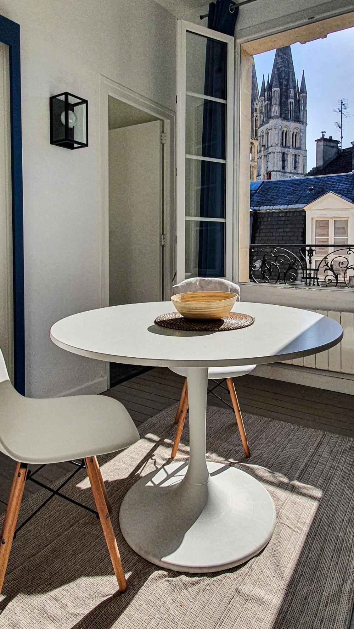 Charming Studio With View Of The Abbaye-Aux-Hommes Caen Room photo
